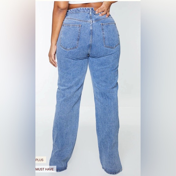 Pretty Little Thing Plus Vintage‎ Wash Split Hem Jeans Size 18 - Picture 3 of 8